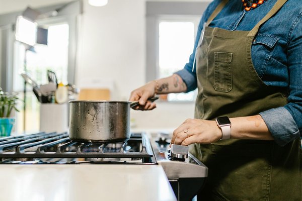 Achat d’un plat four : l’importance du choix de matière